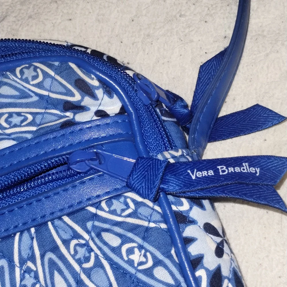 Vera Bradley blue floral cross body bag - Picture 2 of 10